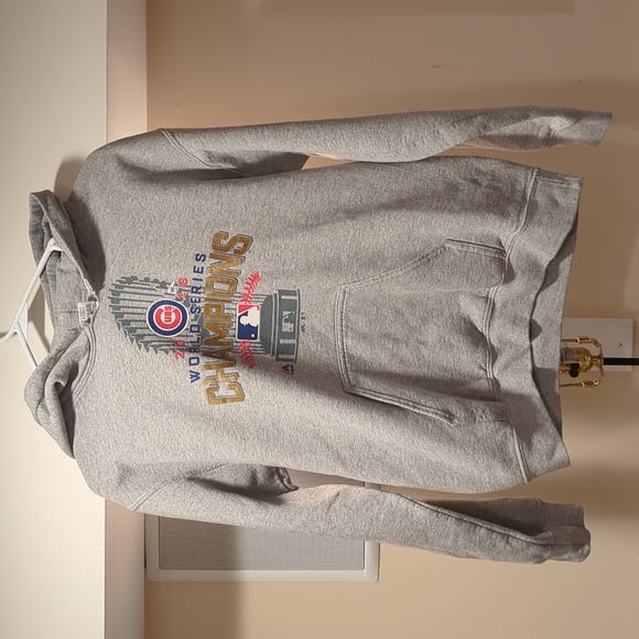 Chicago Cubs Sweatshirt - Picture 1 of 4